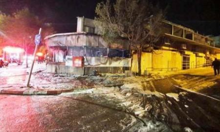 النقب: حريق في مقهى برهط يسفر عن خسائر جسيمة